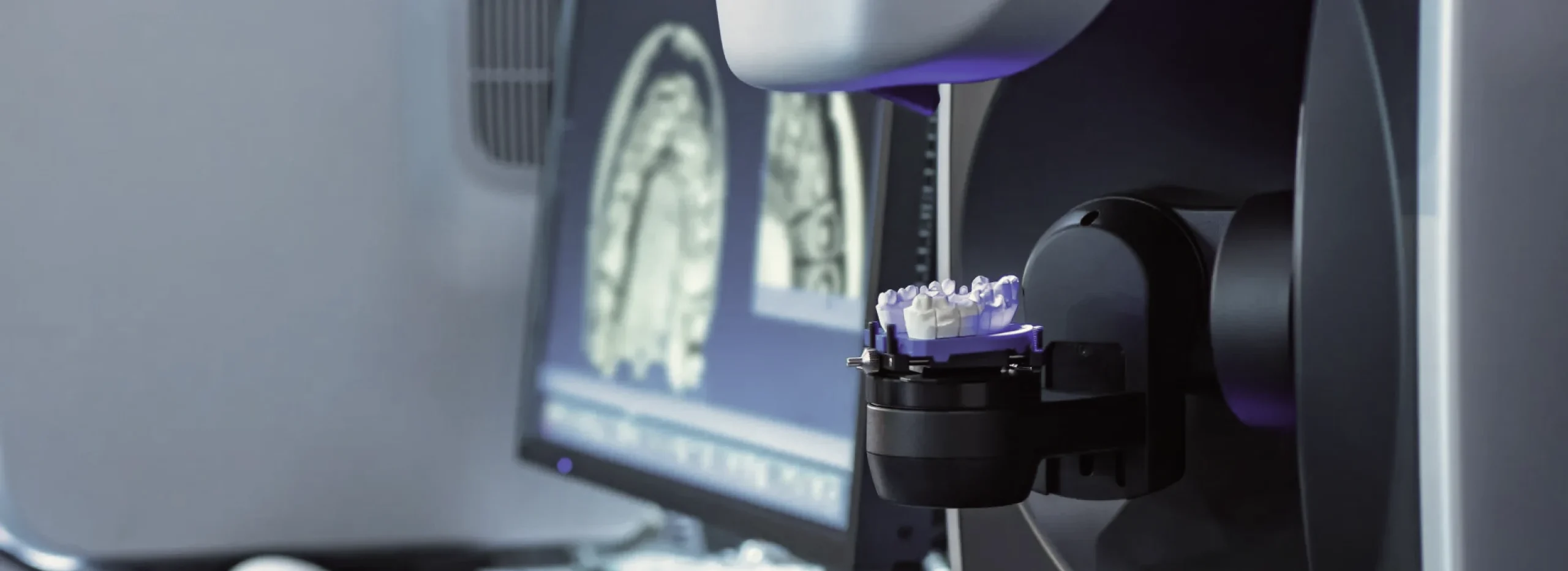 Laboratoire de prothèse au cabinet du Dr Chevalier : orthodontie Châteaugiron